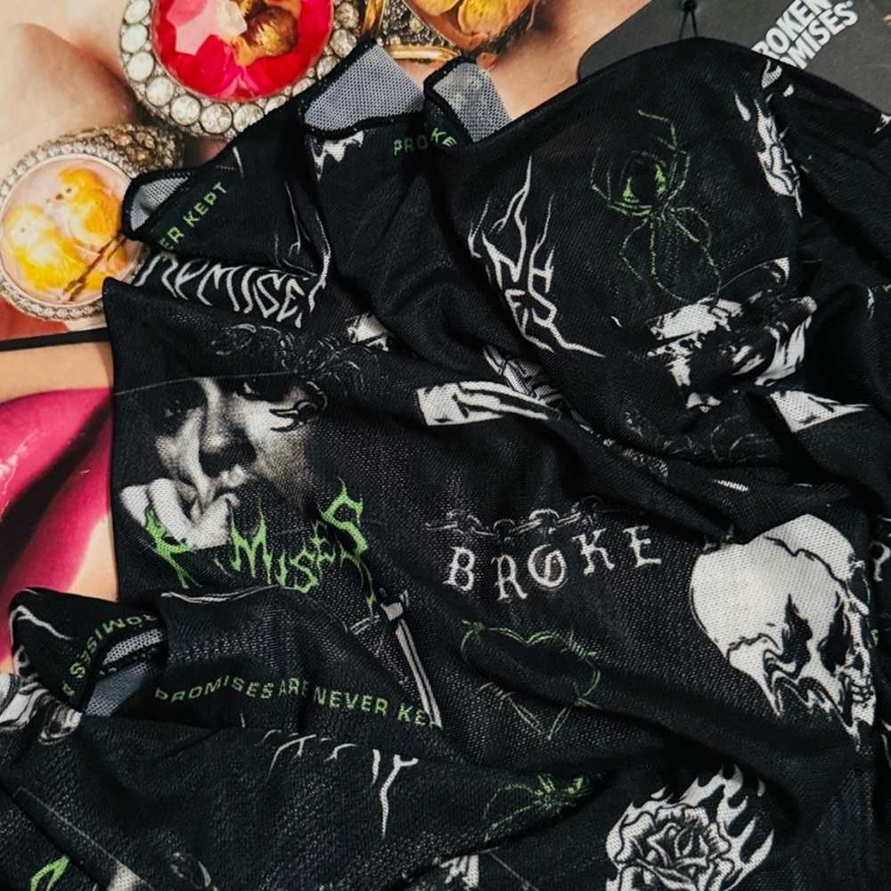 ⚡️ ☠️ 🫦• 🥀 ZUMIEZ x UnDeaD x Coverin’ Up… Vibes 🥀